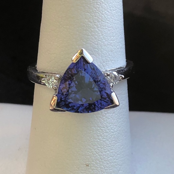 950 platinum 4A tanzanite and diamond ring - Picture 17 of 17